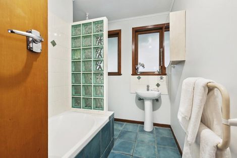 Photo of property in 33 Bedford Street, Northland, Wellington, 6012