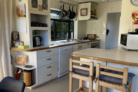 Photo of property in 16 Quincey Place, Massey, Auckland, 0614