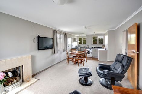 Photo of property in 73 Macandrew Road, South Dunedin, Dunedin, 9012