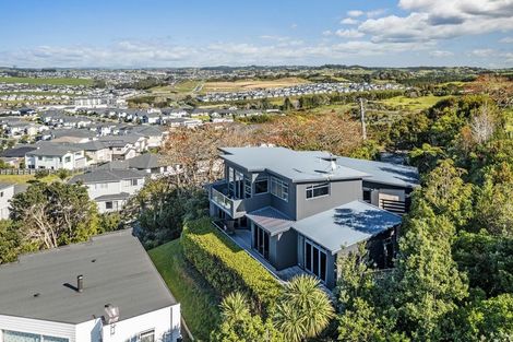 Photo of property in 15 Maire Road, Orewa, 0931