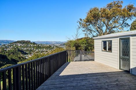 Photo of property in 3 Makora Grove, Paremata, Porirua, 5024