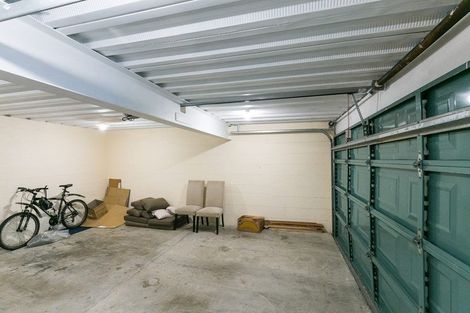 Photo of property in 1 Oak Grove, Mount Cook, Wellington, 6011