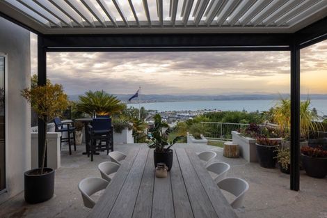 Photo of property in 12 George Street, Hospital Hill, Napier, 4110