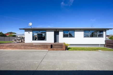 Photo of property in 7 Colonial Place, Kelvin Grove, Palmerston North, 4414