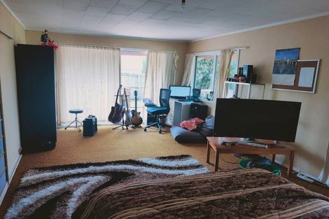 Photo of property in 9 Spence Road, Henderson, Auckland, 0612