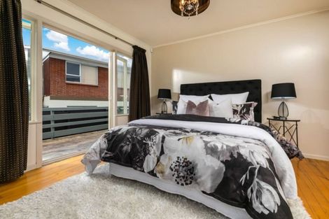 Photo of property in 48 Waimumu Road, Massey, Auckland, 0614