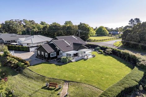 Photo of property in 51 Coutts Way, Fitzherbert, Palmerston North, 4410