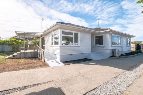 Photo of property in 329 Wainoni Road, Avondale, Christchurch, 8061