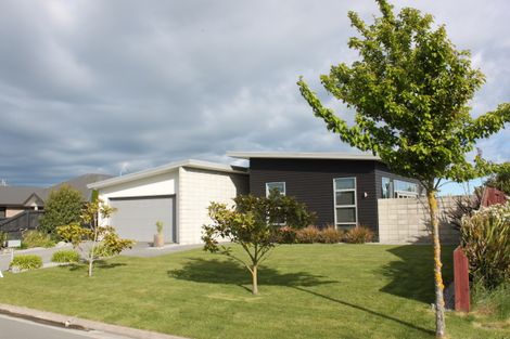 Photo of property in 5 Constance Place, Aidanfield, Christchurch, 8025