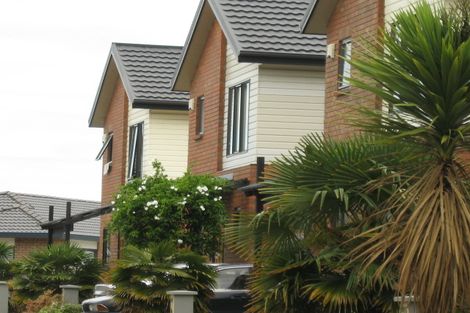 Photo of property in 28 Secoia Crescent, Mangere, Auckland, 2022