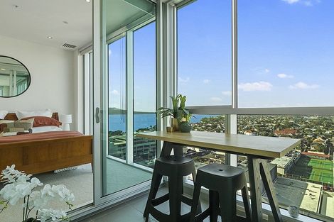 Photo of property in Sentinel Apartments, 1403/3 Northcroft Street, Takapuna, Auckland, 0622