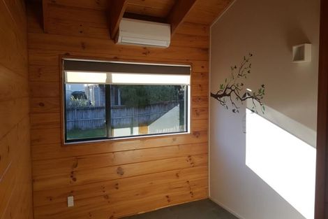 Photo of property in 24a Holiday Road, Stanmore Bay, Whangaparaoa, 0932