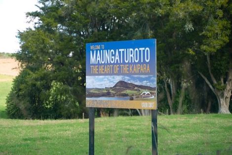 Photo of property in 122 Hurndall Street East, Maungaturoto, 0520