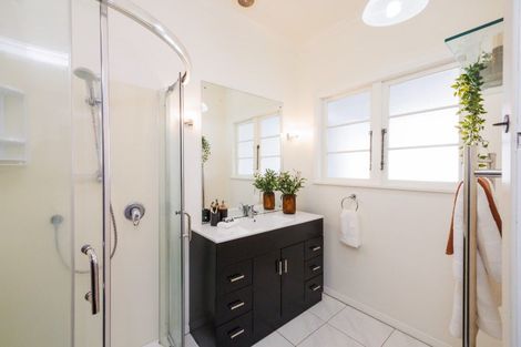 Photo of property in 18 East Street, Terrace End, Palmerston North, 4410