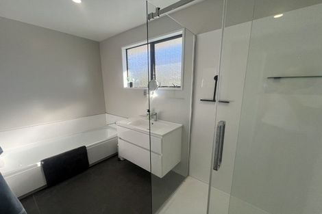 Photo of property in 1/120b Roydvale Avenue, Burnside, Christchurch, 8053