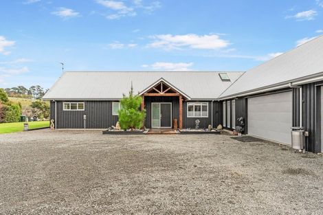 Photo of property in 104 Foster Road, Kumeu, 0891