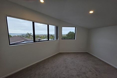 Photo of property in 12 Westergrove Place, West Harbour, Auckland, 0618