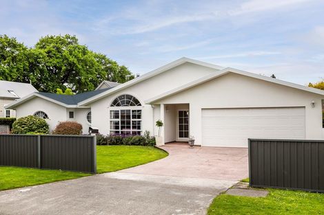 Photo of property in 15 Wood Street, Greytown, 5712