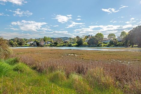 Photo of property in 285 Aberdeen Road, Gisborne, 4010