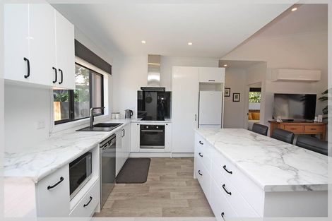 Photo of property in 6 Dustin Street, Foxton Beach, Foxton, 4815