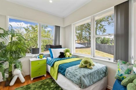 Photo of property in 9 Oruamo Place, Beach Haven, Auckland, 0626