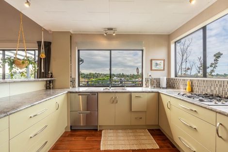 Photo of property in 13 Houhere Place, Pukete, Hamilton, 3200