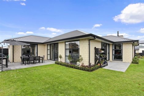 Photo of property in 11 O'rourke Place, Casebrook, Christchurch, 8051