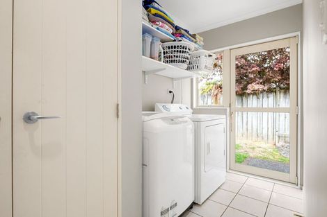 Photo of property in 76 Saint James Drive, Huntington, Hamilton, 3210