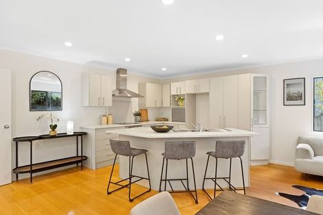 Photo of property in 48 Rising Parade, Fairview Heights, Auckland, 0632