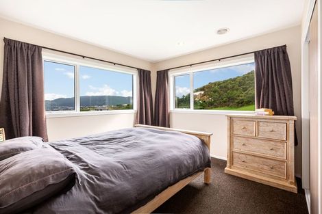 Photo of property in 72 Aotea Drive, Aotea, Porirua, 5024