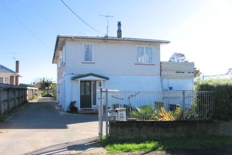 Photo of property in 92a Roberts Road, Te Atatu South, Auckland, 0610