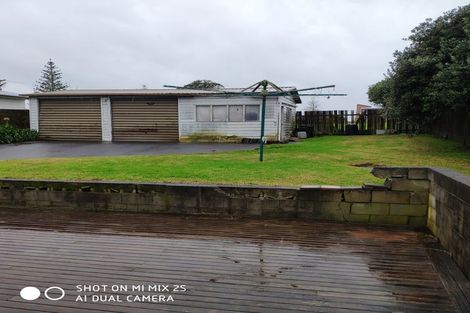 Photo of property in 73 Kervil Avenue, Te Atatu Peninsula, Auckland, 0610