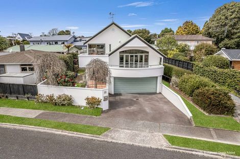 Photo of property in 2 Mahoe Street, Matua, Tauranga, 3110