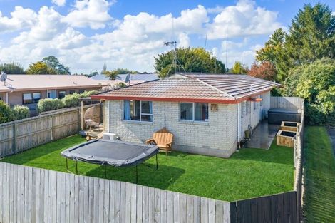Photo of property in 8 Leslie Place, Deanwell, Hamilton, 3206