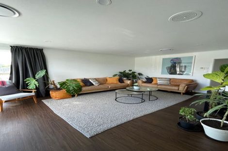 Photo of property in 5 Gill Avenue, Te Atatu Peninsula, Auckland, 0610