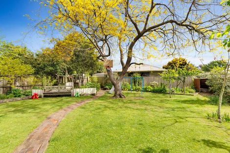 Photo of property in 10 Claxton Place, Saint Martins, Christchurch, 8022