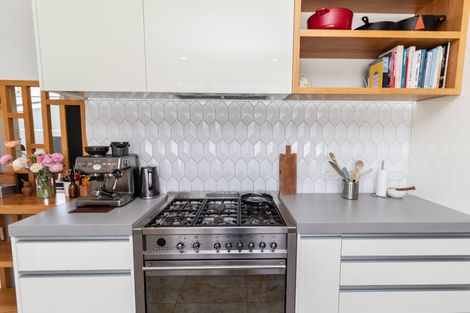 Photo of property in 35 Ellesmere Avenue, Miramar, Wellington, 6022