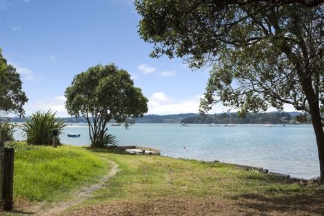 Photo of property in 39a Pohutukawa Avenue, Shelly Park, Auckland, 2014