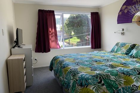 Photo of property in 14 Manor Drive, Stokes Valley, Lower Hutt, 5019