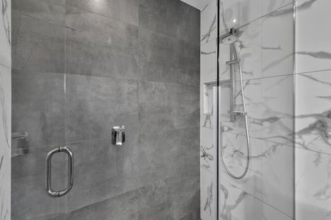 Photo of property in 6 The Oaks, Awapuni, Palmerston North, 4412