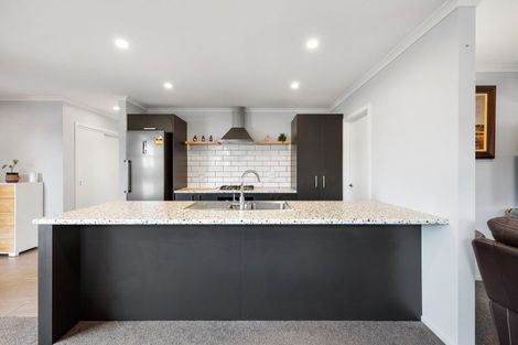 Photo of property in 881a Whangaparaoa Road, Manly, 0930