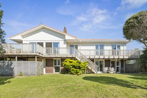 Photo of property in 7 Nuhaka Place, Paraparaumu Beach, Paraparaumu, 5032
