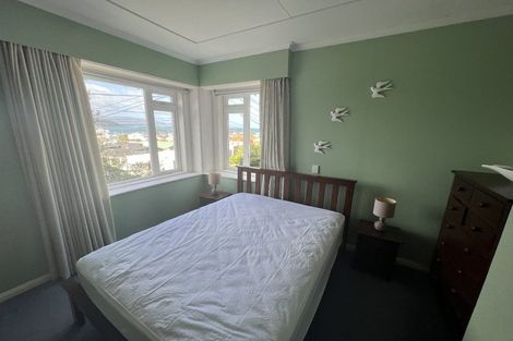 Photo of property in 162 Sutherland Road, Lyall Bay, Wellington, 6022