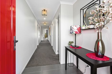 Photo of property in 14 Mooring Close, Whitby, Porirua, 5024