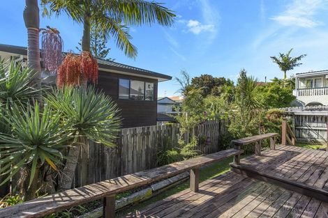 Photo of property in 30 Pleasant Road, Glen Eden, Auckland, 0602