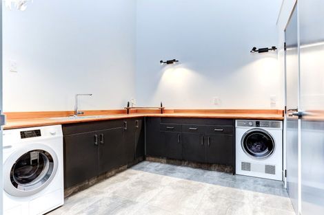 Photo of property in 31 Longbeach Drive, Castlecliff, Whanganui, 4501