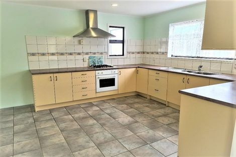 Photo of property in 10 Wallace Road, Mangere Bridge, Auckland, 2022