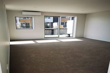 Photo of property in 1 Folkes Lane, New Lynn, Auckland, 0600