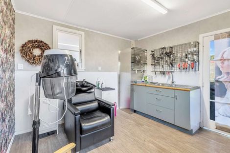 Photo of property in 13 Mako Mako Road, Levin, 5510
