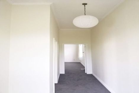 Photo of property in 123 Onepu Road, Lyall Bay, Wellington, 6022